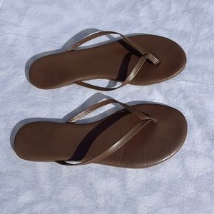 TKEES size 7 sandal